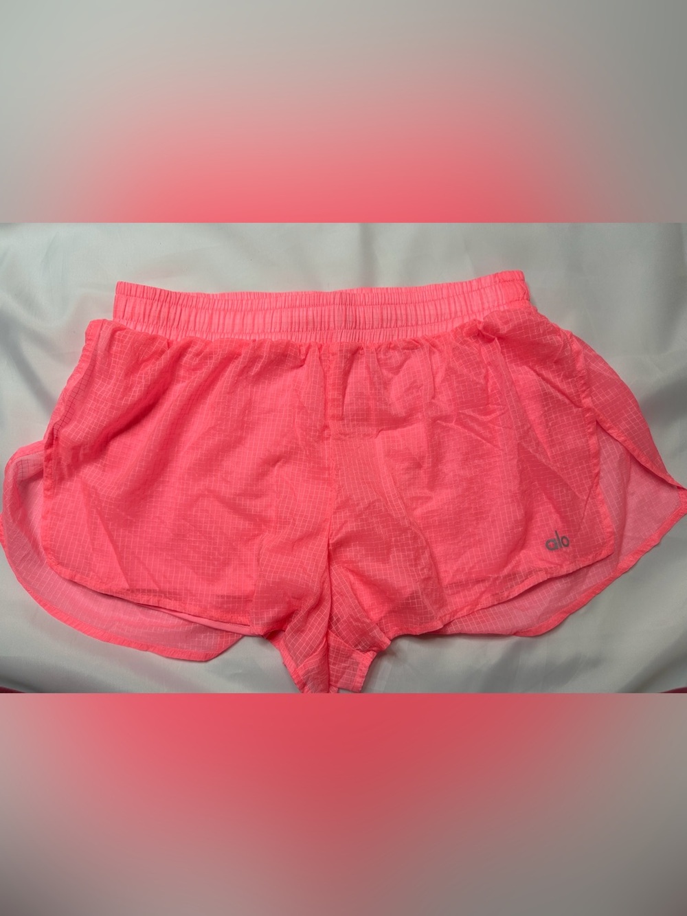 Alo Yoga Mid-Rise Go Time Short Neon Bubblegum